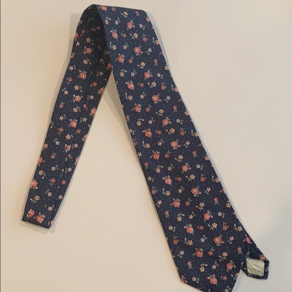 Brand new floral tie
